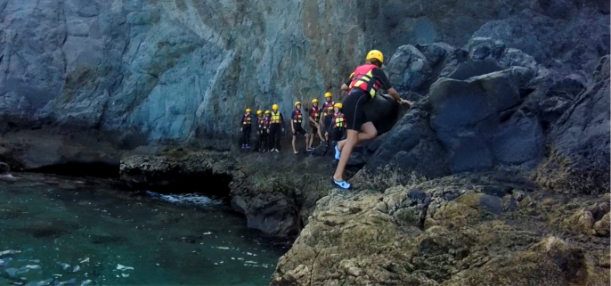  Walk through Ledges