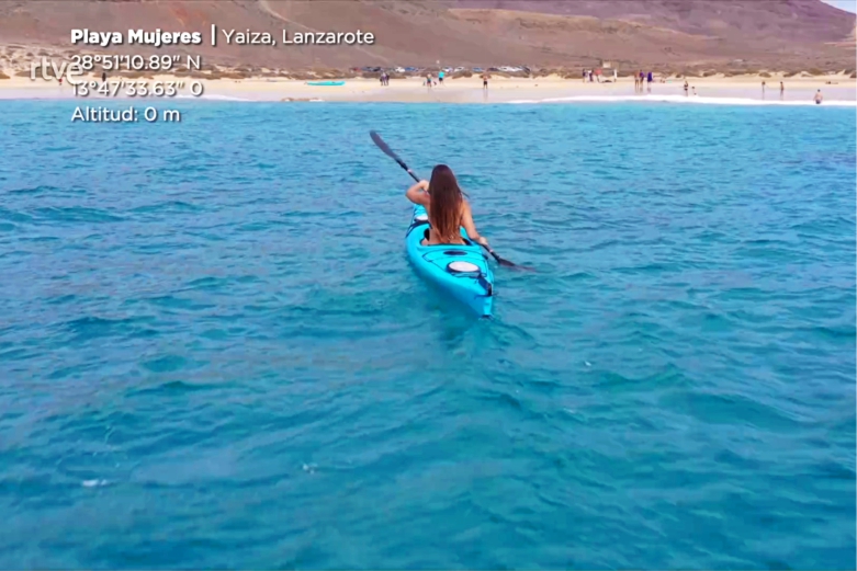 Evelyn Segura Presentadora de Que Animal! de TVE en uno de nuestros Kayaks